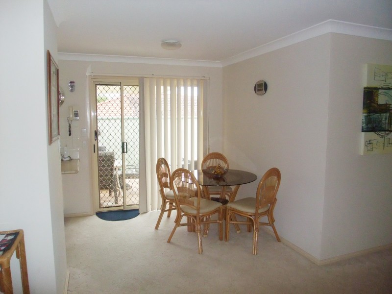 4/1 Jane Close, Lake Haven NSW 2263