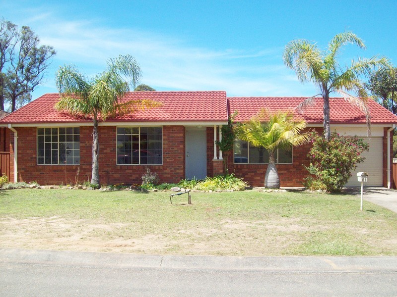 61 Lancaster Parade, Bateau Bay NSW 2261