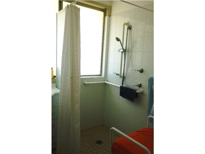 15 McKell Ave, Watanobbi NSW 2259