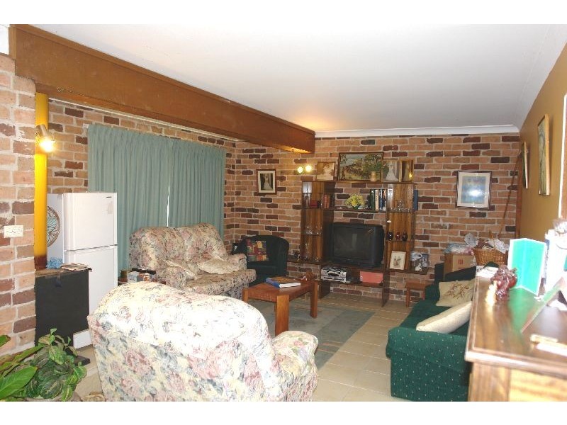 2  Riverview Drive, Wyong NSW 2259