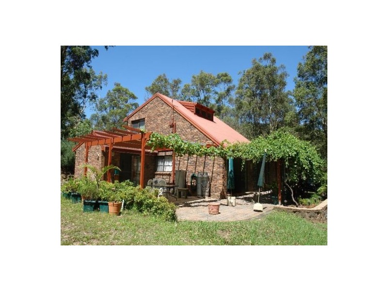 1 Little Cobbs Lane, Mardi NSW 2259