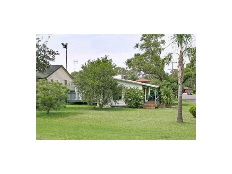 8 Oakland Street, Wyongah NSW 2259