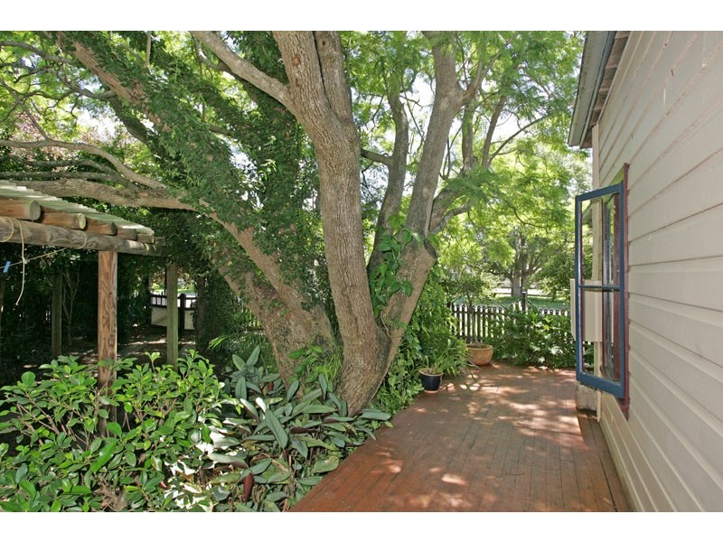 13 Boyce Ave, Wyong NSW 2259