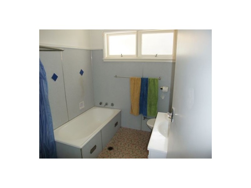 4  Brennon Road, Gorokan NSW 2263