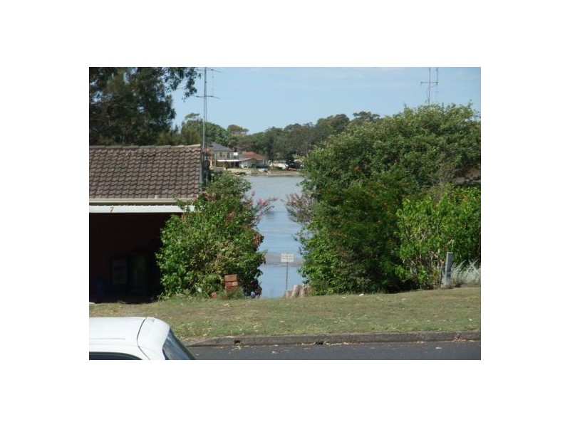 4  Brennon Road, Gorokan NSW 2263