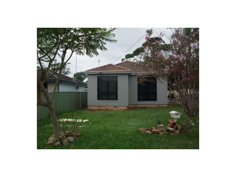 24 Danbury Ave, Gorokan NSW 2263