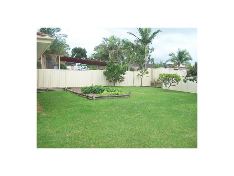 5  Oxford Drive, Lake Haven NSW 2263