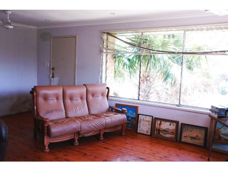 15 McKell Ave, Watanobbi NSW 2259