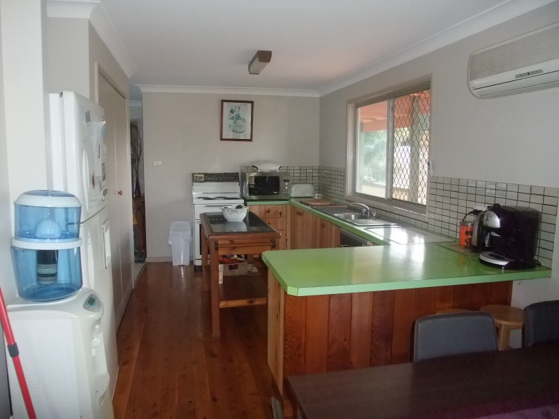 1 Manuka Parade, Gorokan NSW 2263