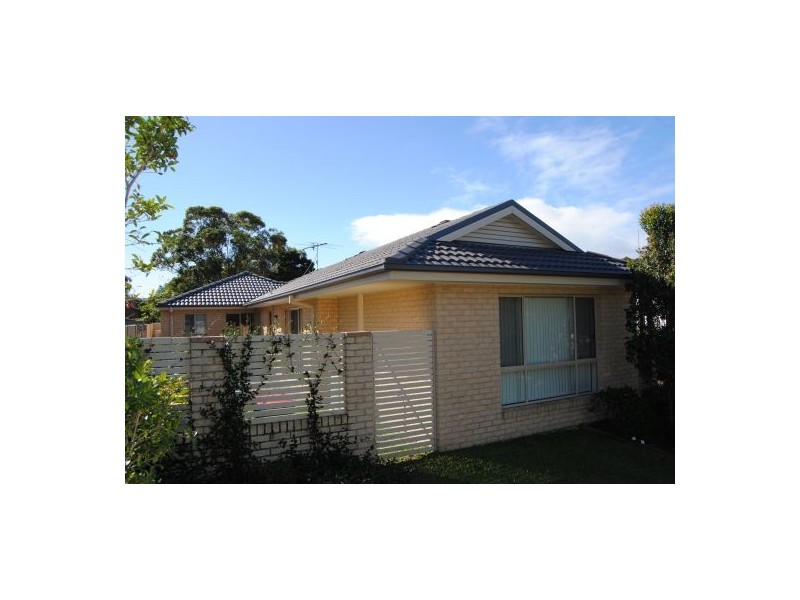 13  Robson Avenue, Gorokan NSW 2263