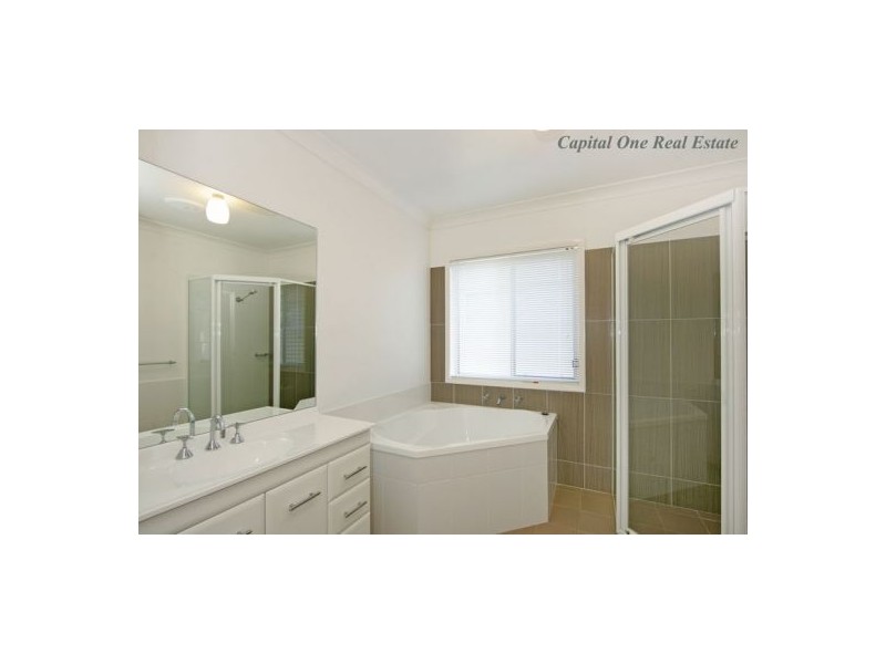 13  Robson Avenue, Gorokan NSW 2263