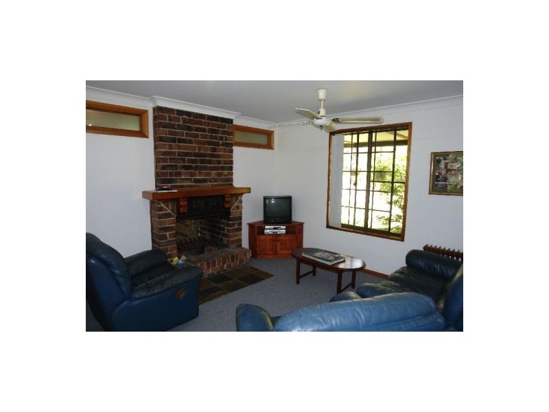 9 Lorikeet Lane, Fountaindale NSW 2258