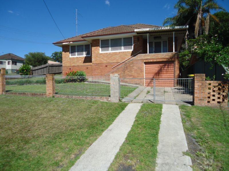2 Chapman Ave, Wyong NSW 2259