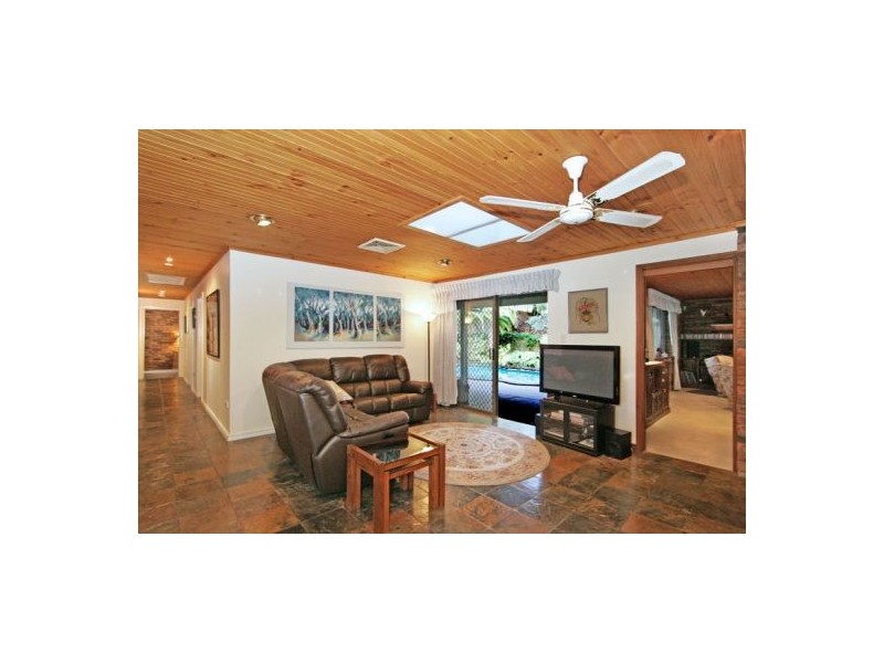 9 Yarramalong Road, Alison NSW 2259