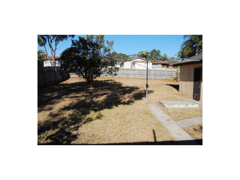 33 Spencer Road, Mannering Park NSW 2259