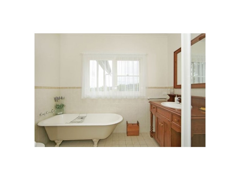 368 Yarramalong  Road, Yarramalong NSW 2259