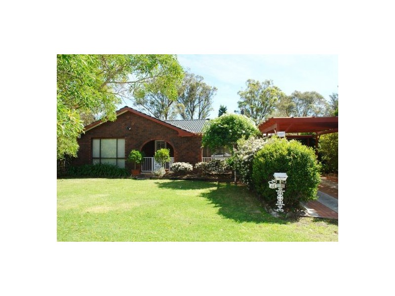 44 Cadonia Road, Tuggerawong NSW 2259