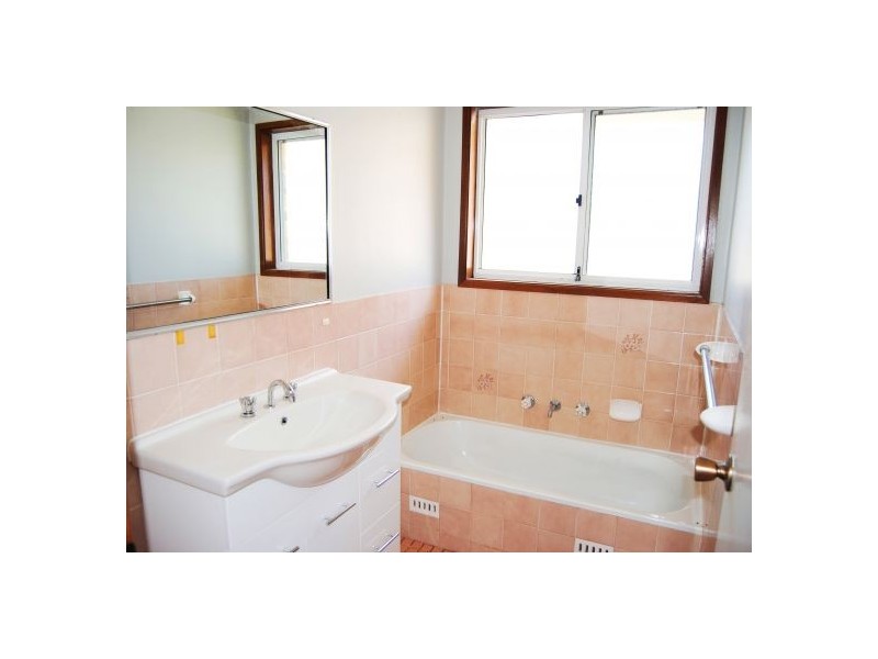 11 Sally Close, Lake Haven NSW 2263