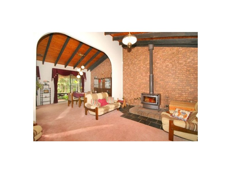 11 Treelands Drive, Jilliby NSW 2259