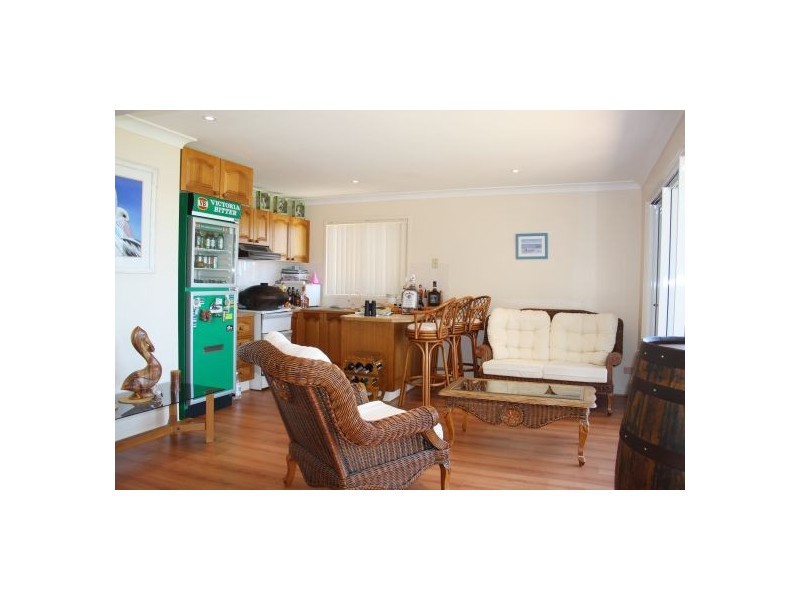 10 Lett Street, Gorokan NSW 2263