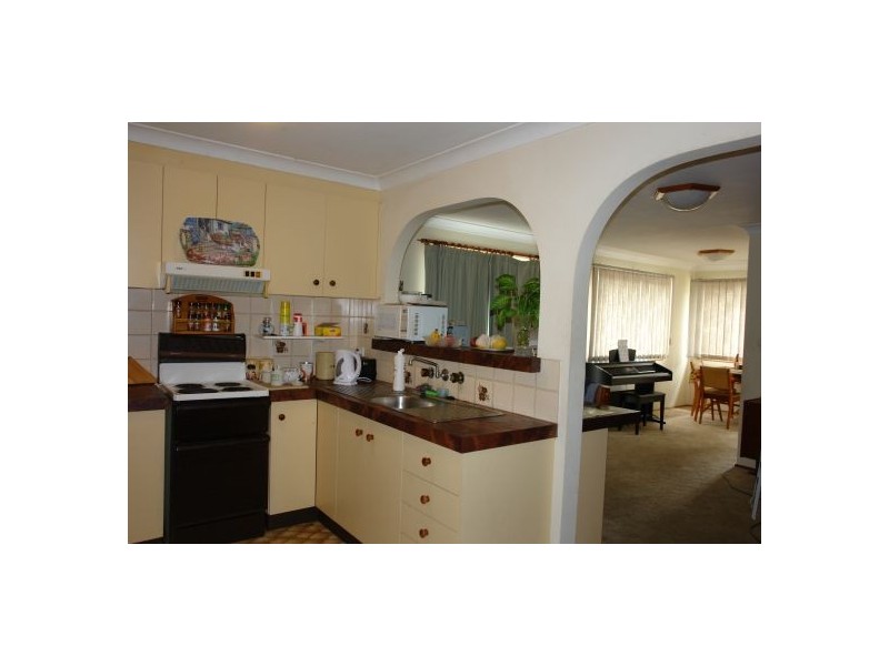 24 Platypus Road, Berkeley Vale NSW 2261