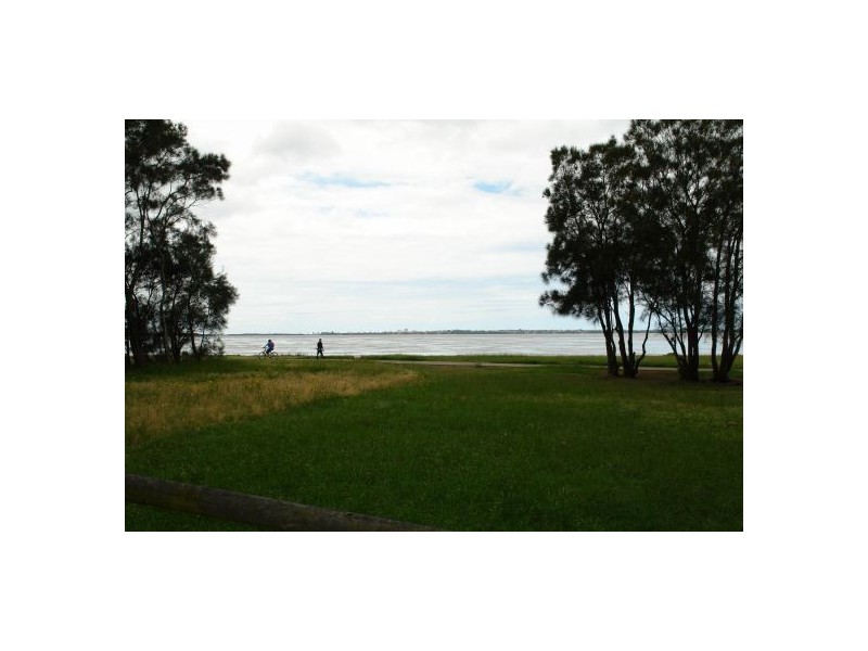 24 Platypus Road, Berkeley Vale NSW 2261