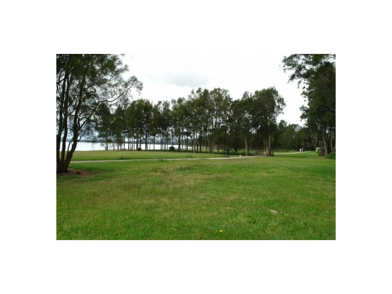 24 Platypus Road, Berkeley Vale NSW 2261