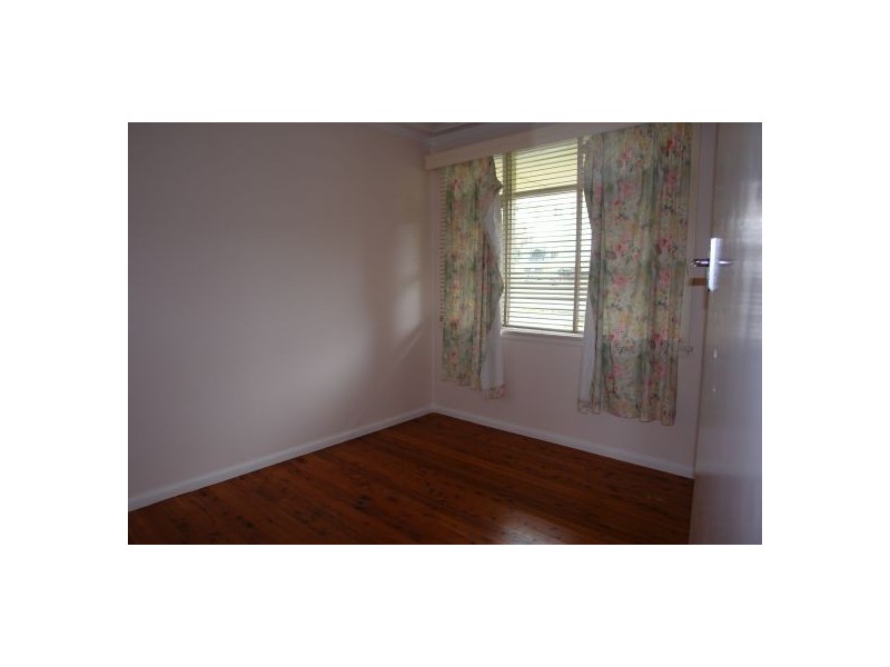 13 Anzac Avenue, Wyong NSW 2259