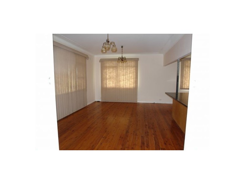 13 Anzac Avenue, Wyong NSW 2259