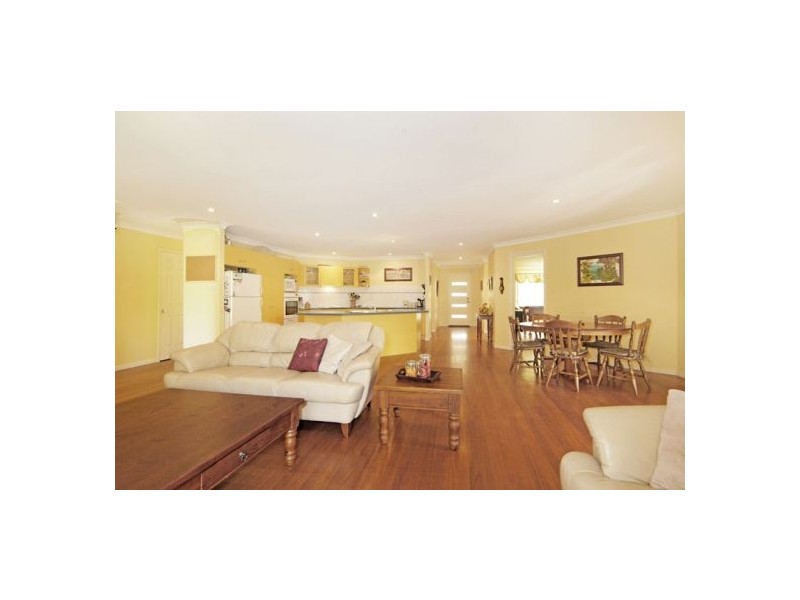 2 Marion Place, Jilliby NSW 2259