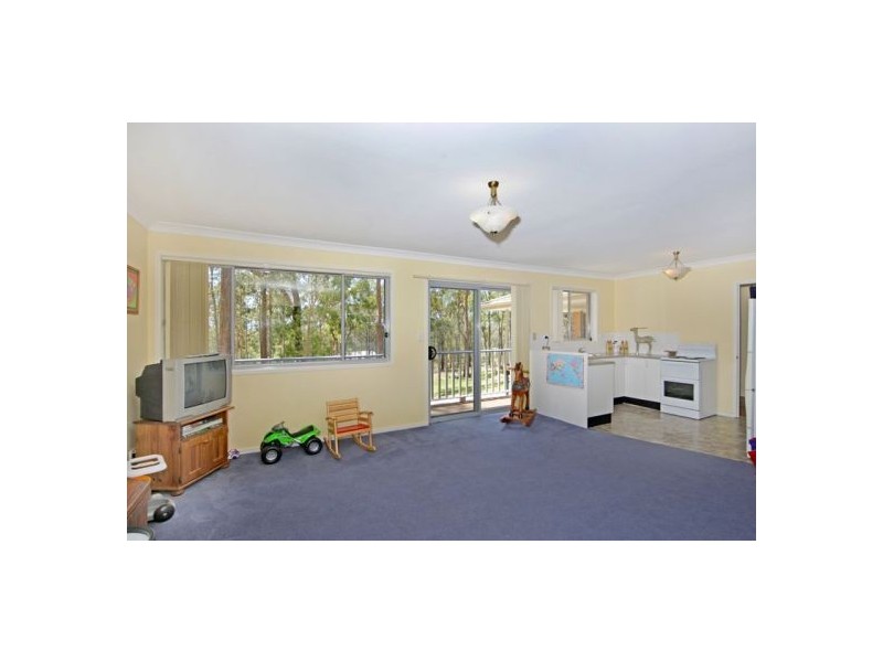 2 Marion Place, Jilliby NSW 2259