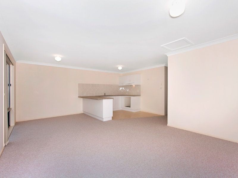 2/27 Aurora Place, Bateau Bay NSW 2261