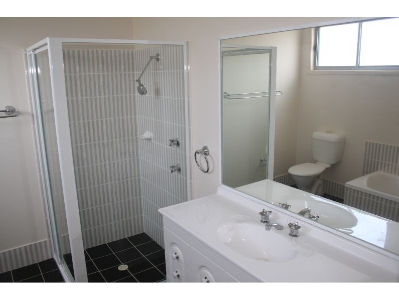 2/27 Aurora Place, Bateau Bay NSW 2261
