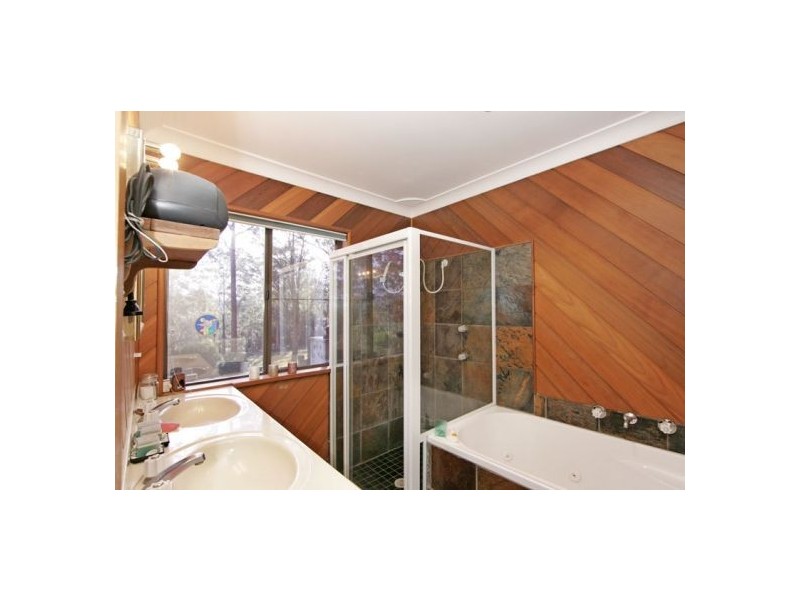 9 Yarramalong Road, Wyong Creek NSW 2259