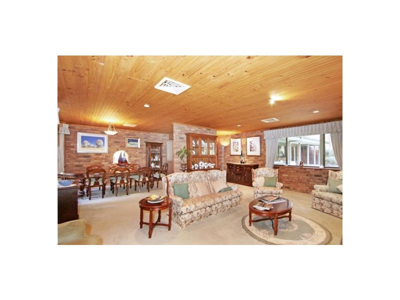 9 Yarramalong Road, Yarramalong NSW 2259