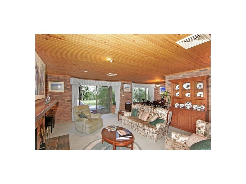 9 Yarramalong Road, Wyong Creek NSW 2259