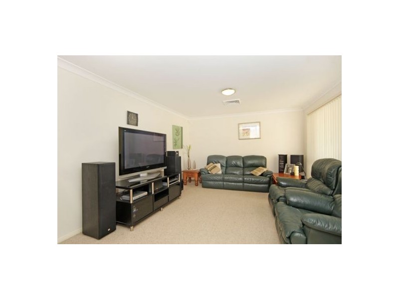 4 Holly Close, Lake Haven NSW 2263