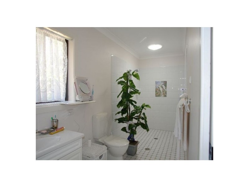 1 little Cobbs Lane, Mardi NSW 2259