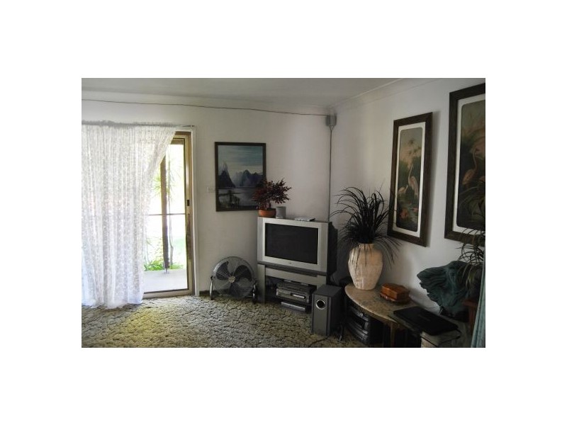 1 Buckland Avenue, Kanwal NSW 2259
