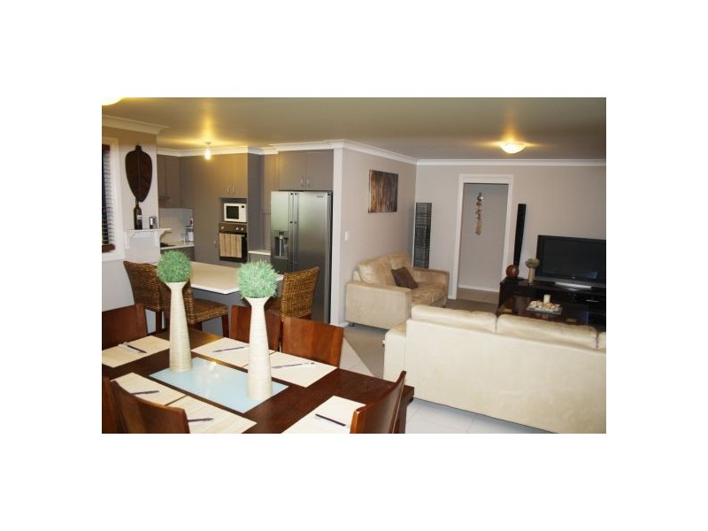 5a Nichols Avenue, Gorokan NSW 2263