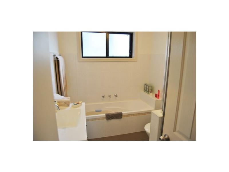 5a Nichols Avenue, Gorokan NSW 2263