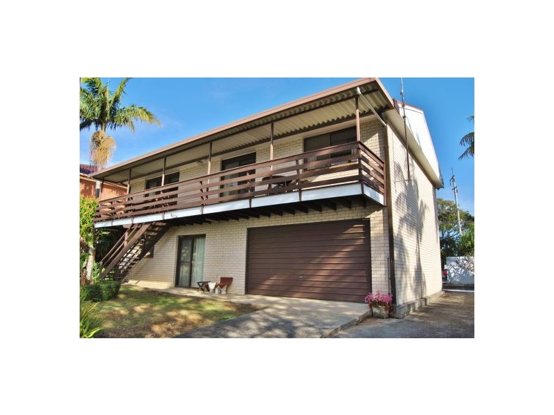 14 Main Road, Toukley NSW 2263