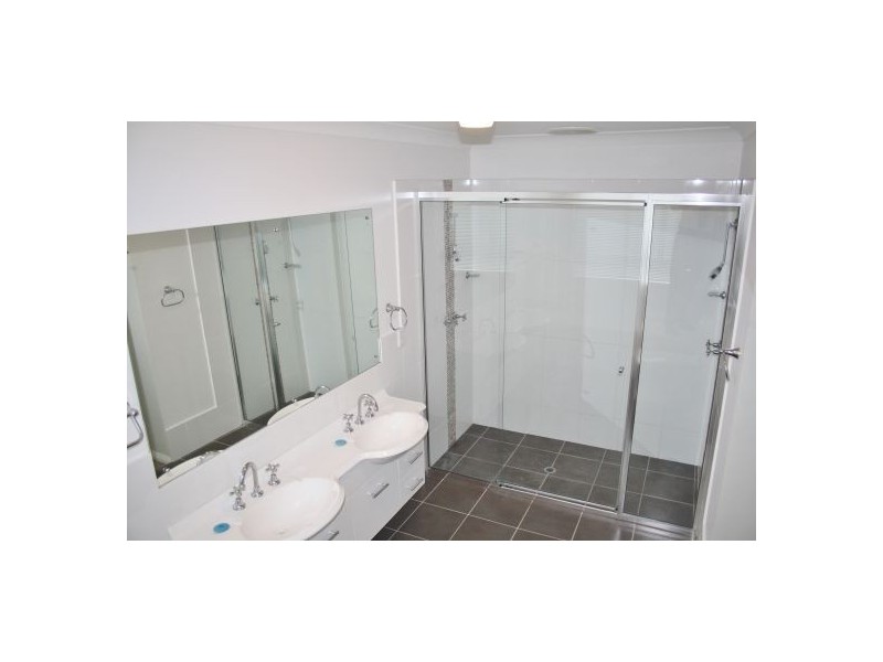 9 Wallum Crescent, Woongarrah NSW 2259