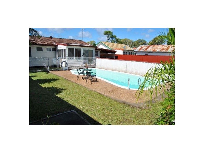 6 Taloma Street, Gorokan NSW 2263