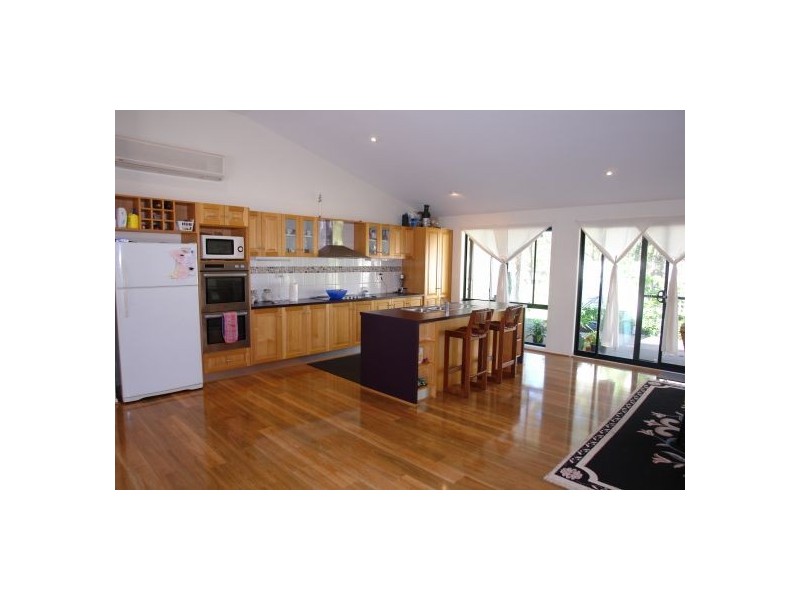 52 Burlington Ave, Jilliby NSW 2259