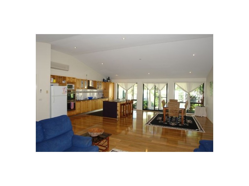 52 Burlington Ave, Jilliby NSW 2259