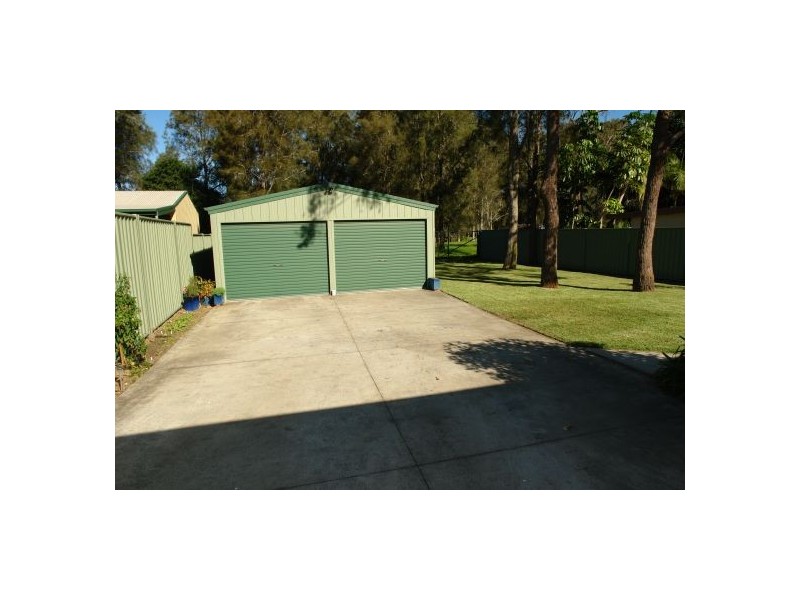 51 Warner Avenue, Tuggerawong NSW 2259