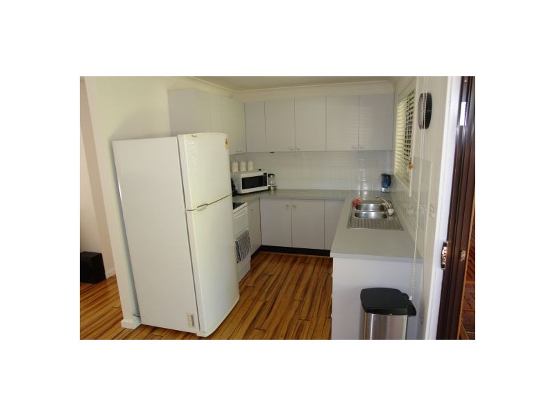 51 Warner Avenue, Tuggerawong NSW 2259