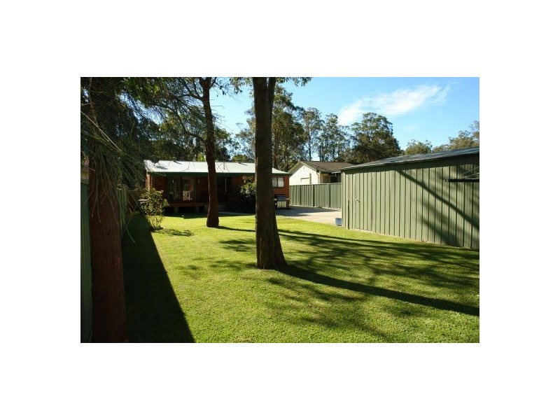 51 Warner Avenue, Tuggerawong NSW 2259