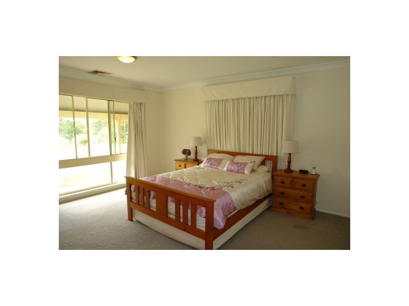 21  Holloway Drive, Jilliby NSW 2259